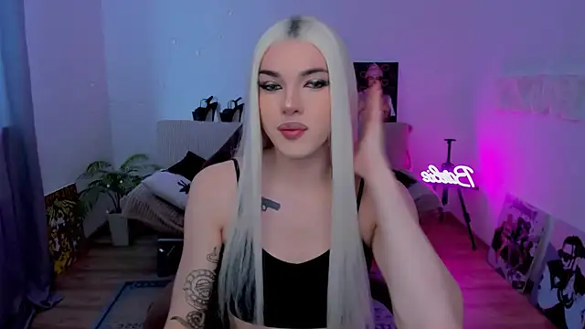 YourTrixie online show from February 10, 5:44 am