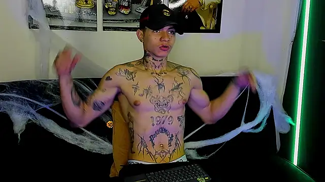 Snapshot of john_mystic chatting on October 21, 8:09 pm john mystic online show from October 21, 8:09 pm