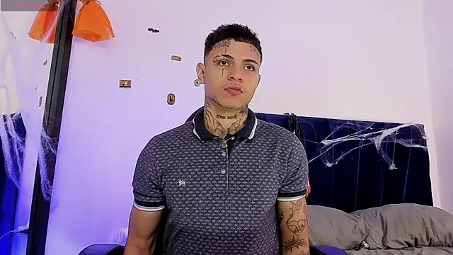 Snapshot of john_mystic chatting on October 23, 5:07 am john mystic online show from October 23, 5:07 am