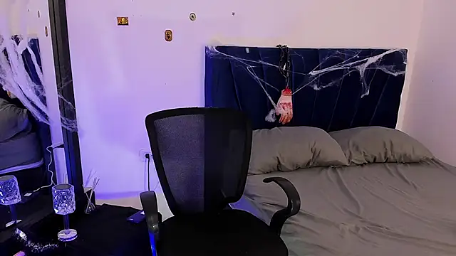 Snapshot of john_mystic chatting on October 24, 3:14 am john mystic online show from October 24, 3:14 am