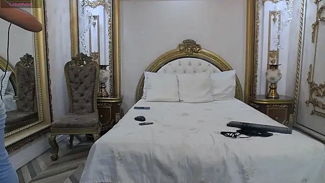 ZaraRoux online show from October 24, 8:16 pm