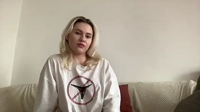 ElaraLuxxxe online show from October 21, 9:54 am