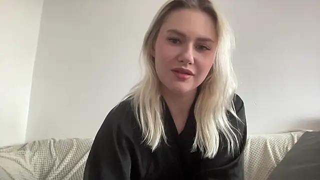 ElaraLuxxxe online show from October 28, 11:14 am