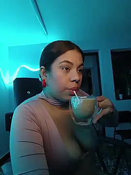 Snapshot of GabyMontenegro chatting on October 30, 11:44 am GabyMontenegro online show from October 30, 11:44 am