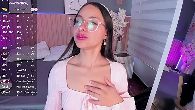 Snapshot of Annie__2 chatting on September 29, 12:10 pm Annie  2 online show from September 29, 12:10 pm