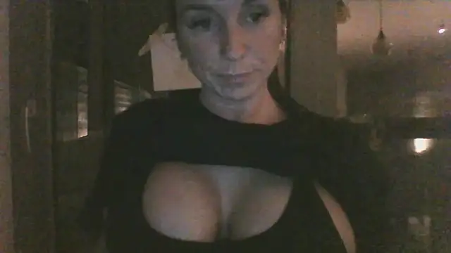 Snapshot of Justnani001 chatting on September 26, 8:46 pm Justnani001 online show from September 26, 8:46 pm