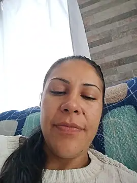Snapshot of KittyHoleshot87 chatting on April 17, 3:37 pm KittyHoleshot87 online show from April 17, 3:37 pm