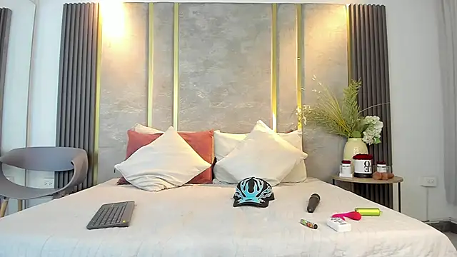 Snapshot of NikoStone_ chatting on June 11, 1:49 am NikoStone online show from June 11, 1:49 am