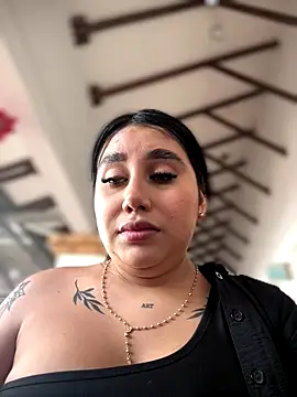 Sophie Dreamss online show from December 14, 6:45 pm