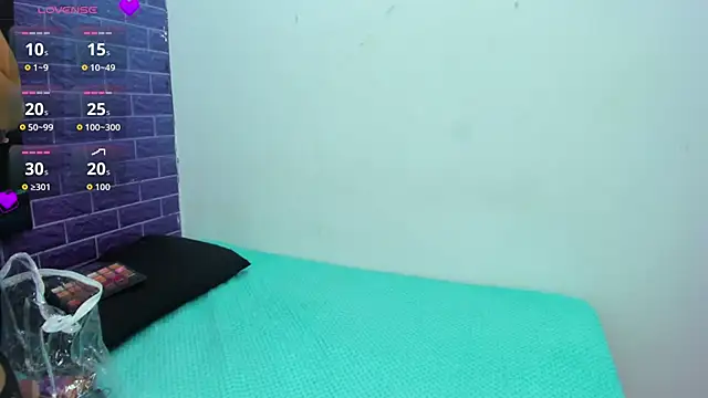 Snapshot of Cora_222 chatting on October 2, 11:06 am Cora 222 online show from October 2, 11:06 am