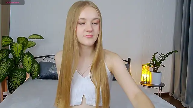 Snapshot of KumiKruz chatting on September 12, 1:22 pm KumiKruz online show from September 12, 1:22 pm