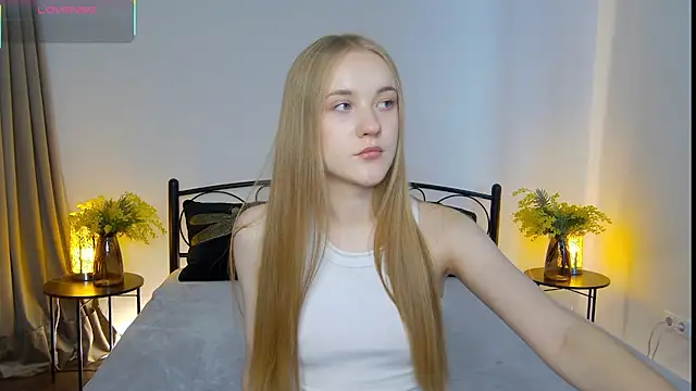 Snapshot of KumiKruz chatting on September 15, 1:22 pm KumiKruz online show from September 15, 1:22 pm