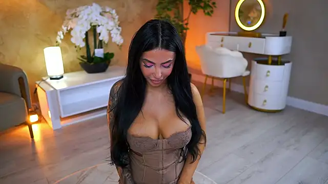 AishaaDevoe online show from October 29, 7:15 pm