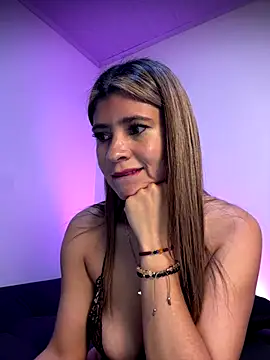 Snapshot of Skarlett_12_ chatting on October 4, 10:57 am Skarlett 12 online show from October 4, 10:57 am