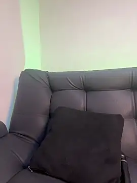 Snapshot of Skarlett_12_ chatting on October 23, 11:03 pm Skarlett 12 online show from October 23, 11:03 pm