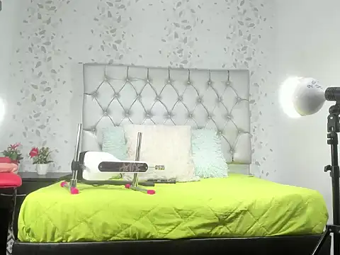 Snapshot of michelle_perla chatting on October 27, 6:34 pm michelle perla online show from October 27, 6:34 pm