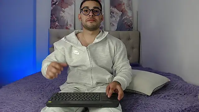 baby mateo online show from May 6, 2:29 am