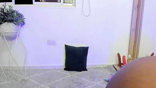 Snapshot of coral15_ chatting on October 26, 2:17 am coral15  online show from October 26, 2:17 am