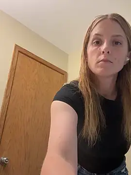 missflokes online show from September 18, 5:37 pm