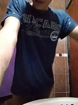 aispuro8505 online show from February 17, 7:05 am