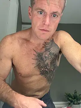 Snapshot of DILFiGuess11 chatting on September 18, 4:47 am DILFiGuess11 online show from September 18, 4:47 am