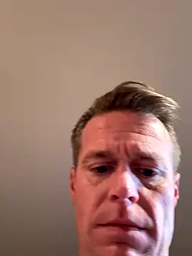 Snapshot of DILFiGuess11 chatting on October 21, 9:04 pm DILFiGuess11 online show from October 21, 9:04 pm