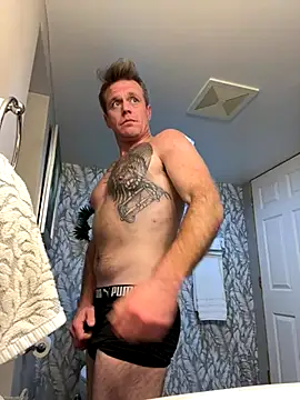 Snapshot of DILFiGuess11 chatting on November 2, 4:26 am DILFiGuess11 online show from November 2, 4:26 am