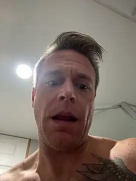 DILFiGuess11 online show from November 25, 8:14 am