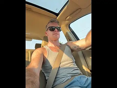 DILFiGuess11 online show from July 3, 11:44 pm