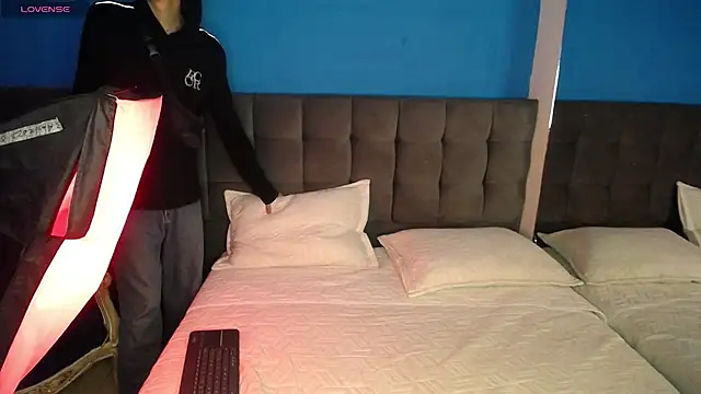 Aaron Fordd online show from October 15, 8:09 pm