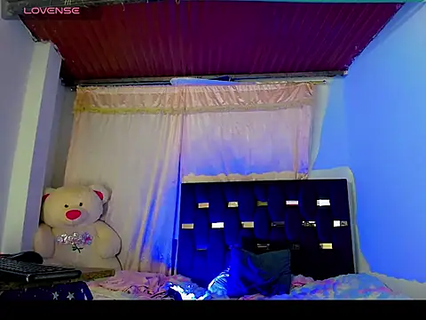 Snapshot of TheBlackwidows chatting on November 2, 10:45 pm TheBlackwidows online show from November 2, 10:45 pm