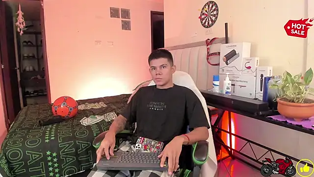 Snapshot of Jack_castell chatting on October 8, 11:08 am Jack castell online show from October 8, 11:08 am