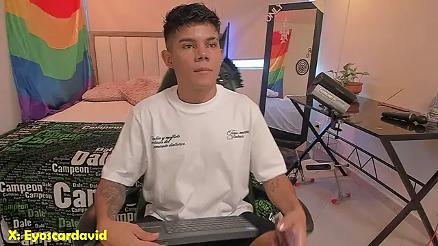 Snapshot of Jack_castell chatting on February 21, 10:44 pm Jack castell online show from February 21, 10:44 pm