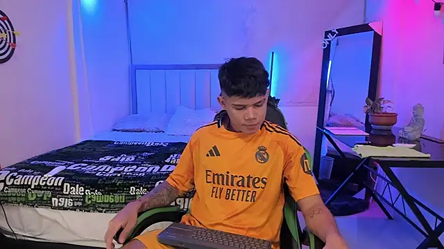 Snapshot of Jack_castell chatting on March 3, 11:05 am Jack castell online show from March 3, 11:05 am