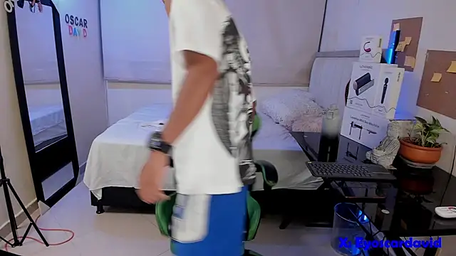 Snapshot of Jack_castell chatting on March 6, 11:34 pm Jack castell online show from March 6, 11:34 pm