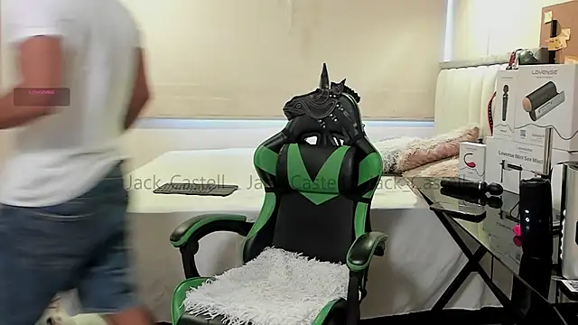 Snapshot of Jack_castell chatting on March 16, 10:58 pm Jack castell online show from March 16, 10:58 pm