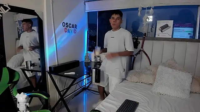 Snapshot of Jack_castell chatting on March 24, 11:32 pm Jack castell online show from March 24, 11:32 pm