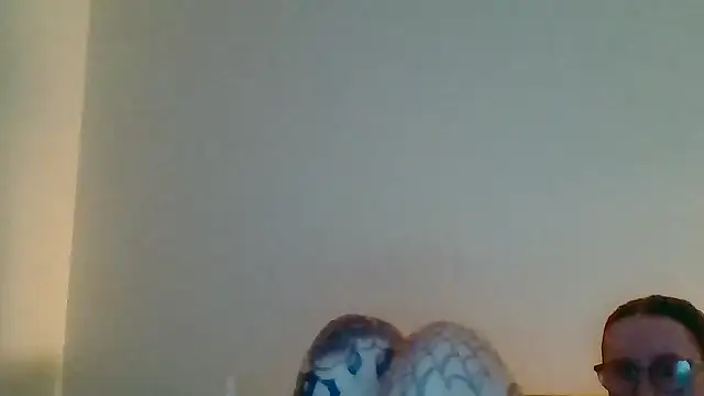 liltiddygoffwaifu online show from November 9, 2:21 am