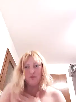 LiluLiluLilu online show from October 12, 8:41 pm