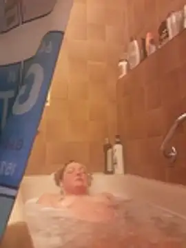 LiluLiluLilu online show from November 25, 6:52 pm