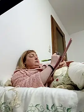 Snapshot of LiluLiluLilu chatting on March 4, 6:14 pm LiluLiluLilu online show from March 4, 6:14 pm