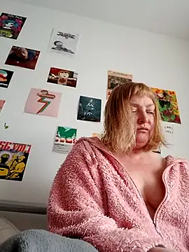 Snapshot of LiluLiluLilu chatting on March 21, 4:21 pm LiluLiluLilu online show from March 21, 4:21 pm