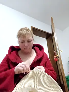 Snapshot of LiluLiluLilu chatting on March 22, 8:12 pm LiluLiluLilu online show from March 22, 8:12 pm