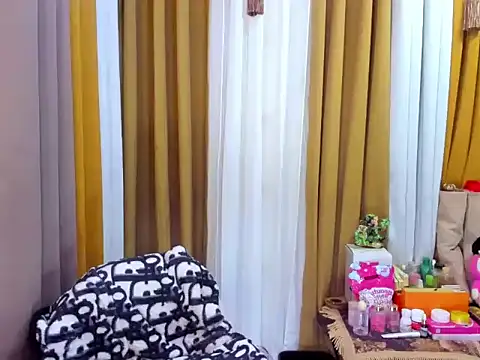 Snapshot of imallyoures69 chatting on September 27, 8:19 am imallyoures69 online show from September 27, 8:19 am