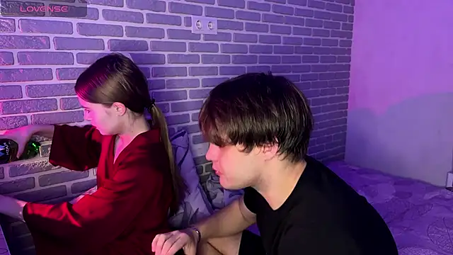 fetchingcouplee online show from September 12, 3:01 pm