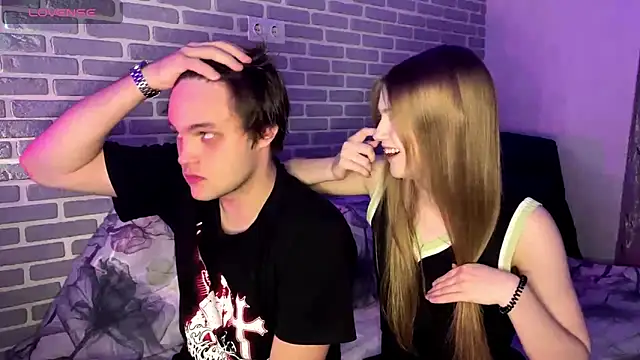 fetchingcouplee online show from September 28, 2:11 pm