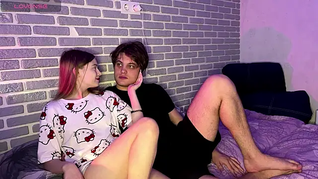 fetchingcouplee online show from October 4, 2:04 pm