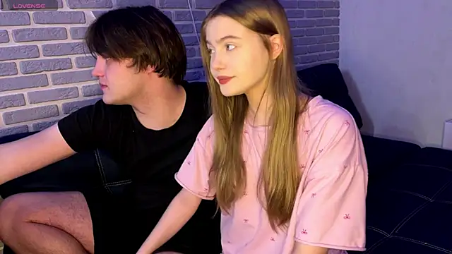 fetchingcouplee online show from November 3, 2:07 pm