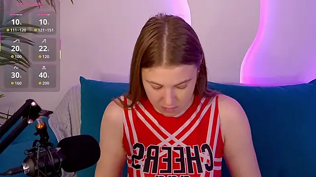 Snapshot of MelanieHenders chatting on October 5, 5:39 am MelanieHenders online show from October 5, 5:39 am