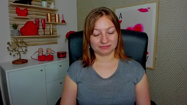 angelaSamt online show from May 6, 5:35 am